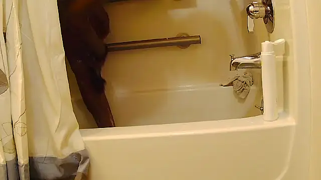 BadazzRXL online show from December 21, 2025, 6:48 pm