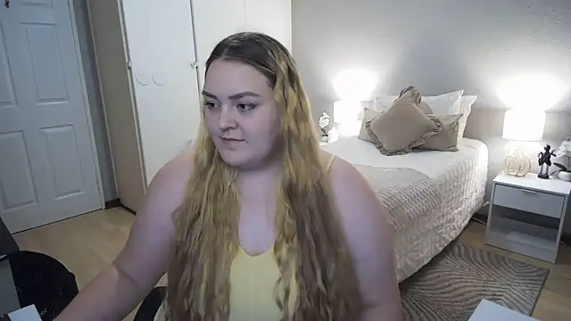 Snapshot of Neytjie chatting on November 23, 2025, 6:08 pm Neytjie online show from November 23, 2025, 6:08 pm