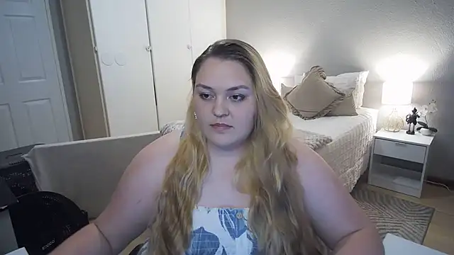 Snapshot of Neytjie chatting on November 27, 2025, 5:59 pm Neytjie online show from November 27, 2025, 5:59 pm