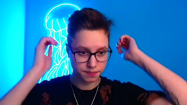 Bella Swannn online show from March 4, 2025, 4:09 pm