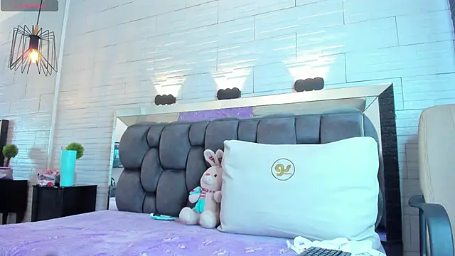 jade heartt online show from September 20, 2025, 5:03 pm