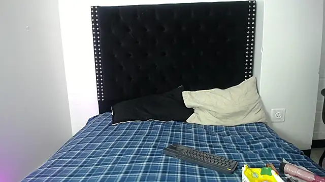 Ayliinn  online show from March 14, 2025, 3:37 am