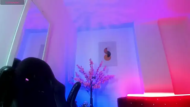 Ayliinn  online show from March 31, 2026, 2:02 am