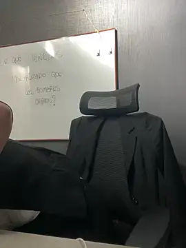 Isabella Varella online show from February 12, 2026, 12:22 pm