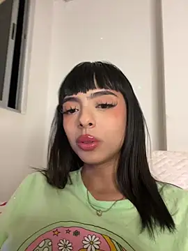 ZaraLuuv online show from September 18, 2025, 3:19 am