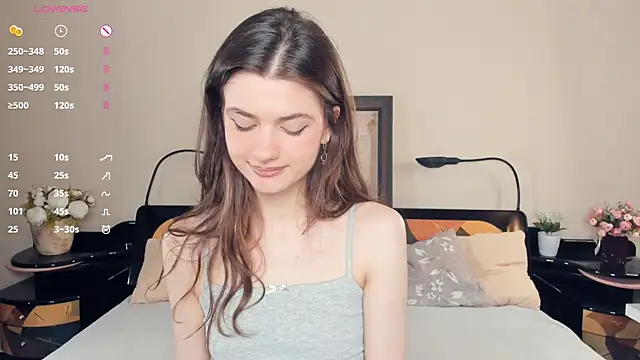 CathrynCovil online show from April 18, 2026, 10:52 am