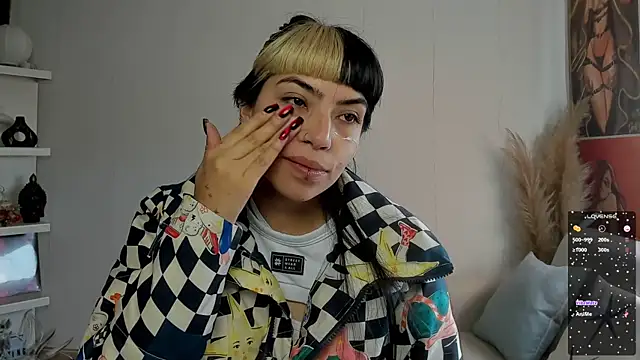 Snapshot of Saraa_Desiree chatting on September 11, 2025, 12:38 pm Saraa Desiree online show from September 11, 2025, 12:38 pm