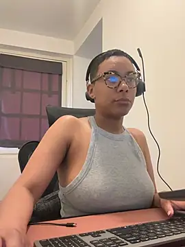 Melia Rayne online show from April 8, 2026, 9:42 am