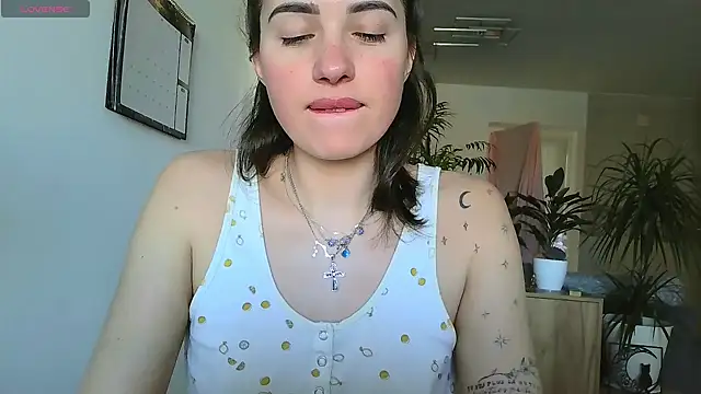 neferutt online show from February 14, 2026, 11:51 am