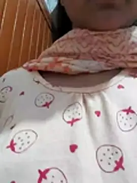 sexy-trisha1 online show from November 6, 2025, 7:04 pm