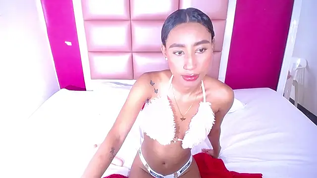 tiny sarah1 online show from March 4, 2025, 9:32 pm