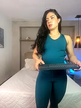 isabella winkler online show from October 8, 2025, 12:14 pm