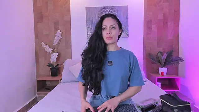Snapshot of isabella_winkler chatting on June 20, 2026, 11:02 am isabella winkler online show from June 20, 2026, 11:02 am