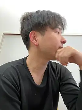 waka3232 online show from April 1, 2026, 4:24 am