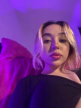 Amorkiss  online show from February 21, 2026, 4:35 am