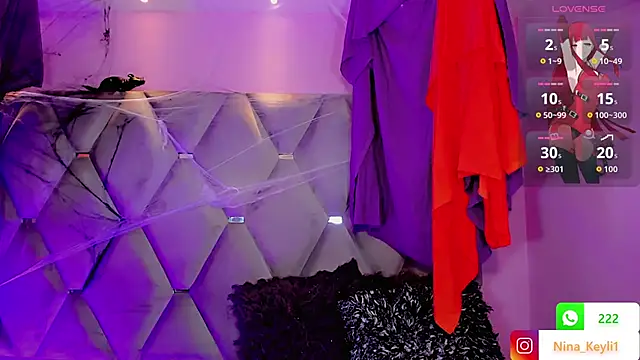 Nina Keyli online show from October 21, 2025, 7:25 pm