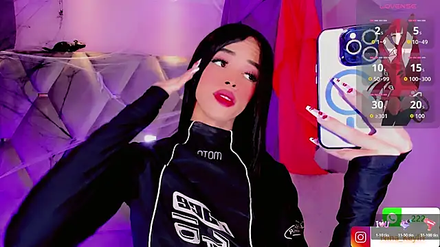 Nina Keyli online show from October 28, 2025, 7:49 pm