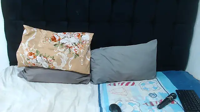 TaurusClitCake online show from October 13, 2025, 4:51 pm