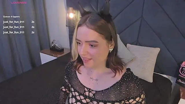 morita mei online show from March 18, 2025, 6:04 pm