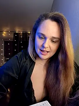 Juicy PeachLux online show from January 5, 2026, 5:38 pm