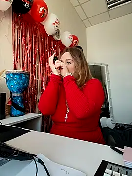 Juicy PeachLux online show from March 1, 2026, 7:43 am