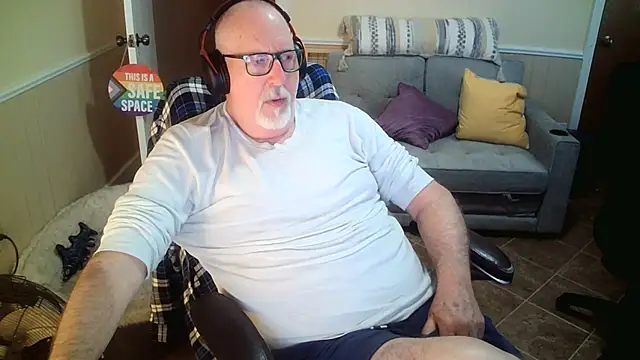 superbearboss online show from February 27, 2026, 6:52 pm