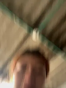 Karina Leon online show from April 17, 2026, 4:10 pm