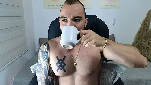 Isaac Carter online show from November 25, 2025, 10:59 am