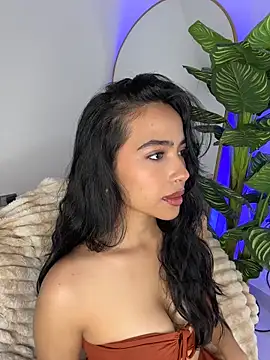 Snapshot of _Emily_Thompson_ chatting on June 17, 2026, 2:25 am Emily Thompson online show from June 17, 2026, 2:25 am