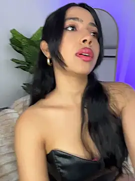 Snapshot of _Emily_Thompson_ chatting on June 22, 2026, 2:24 am Emily Thompson online show from June 22, 2026, 2:24 am