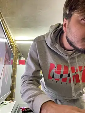 Bello98sud online show from December 4, 2025, 3:21 pm