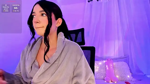 Snapshot of Hi_Soyfer chatting on September 25, 2025, 9:07 pm Hi Soyfer online show from September 25, 2025, 9:07 pm