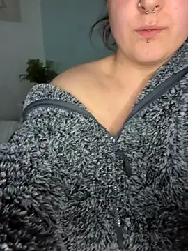 Saucy-Serenity online show from March 13, 2025, 6:56 pm