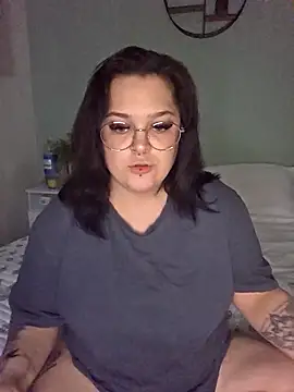 Saucy-Serenity online show from October 19, 2025, 7:03 pm