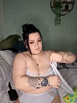 Saucy-Serenity online show from February 20, 2026, 7:47 pm