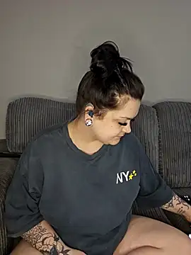 Saucy-Serenity online show from March 15, 2026, 11:49 am