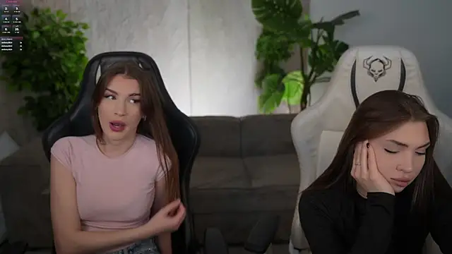 Snapshot of Billie054 chatting on November 18, 2025, 8:19 am Billie054 online show from November 18, 2025, 8:19 am