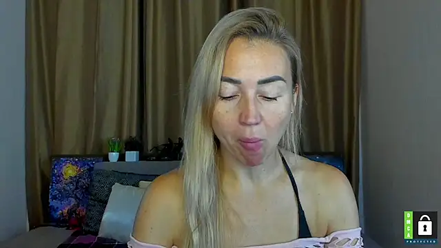 Kiss julli88I online show from October 18, 2025, 5:32 am