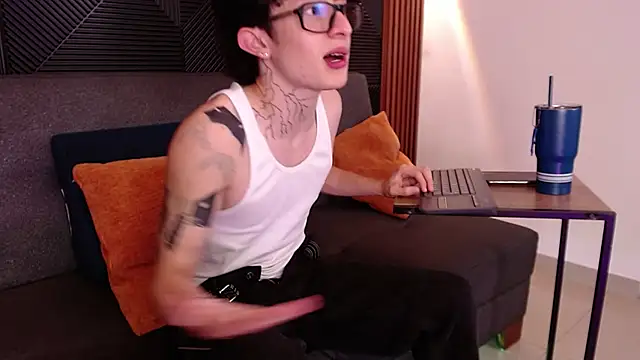 troy rouge online show from March 12, 2025, 1:36 am