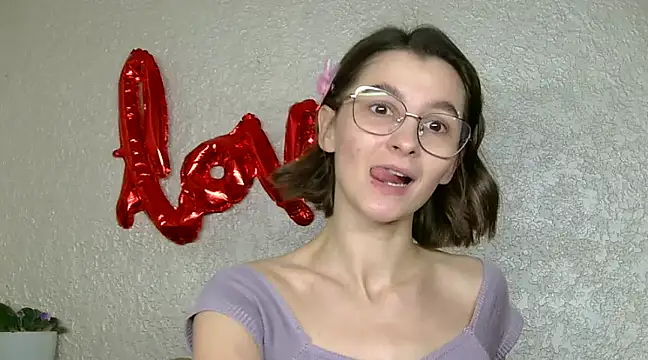 Snapshot of luna_Gharming chatting on March 15, 2025, 9:52 am luna Gharming online show from March 15, 2025, 9:52 am