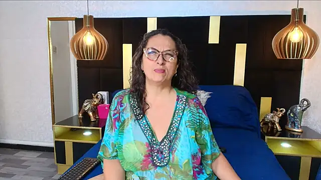 Snapshot of AlessandraLeroy chatting on October 19, 2025, 1:01 pm AlessandraLeroy online show from October 19, 2025, 1:01 pm