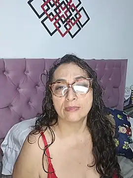 Snapshot of AlessandraLeroy chatting on November 20, 2025, 2:12 am AlessandraLeroy online show from November 20, 2025, 2:12 am