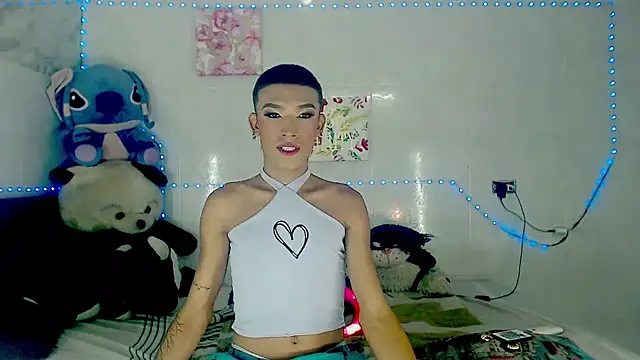 Snapshot of KimberlyXtreme chatting on October 4, 2025, 9:46 pm KimberlyXtreme online show from October 4, 2025, 9:46 pm