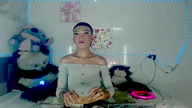 Snapshot of KimberlyXtreme chatting on October 6, 2025, 11:24 pm KimberlyXtreme online show from October 6, 2025, 11:24 pm