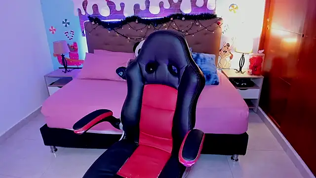  Lilly miller online show from December 19, 2025, 6:59 pm