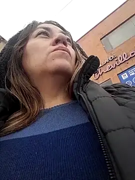 Luna-nevada online show from October 24, 2025, 11:17 am