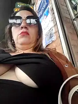 Luna-nevada online show from November 13, 2025, 4:06 pm