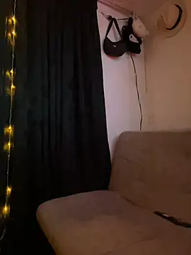 Mia cullen  online show from March 19, 2025, 2:59 am