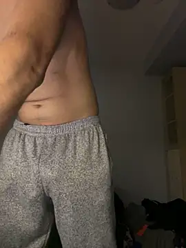 njariwala6 online show from October 26, 2025, 10:47 pm