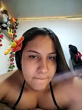 esmeralda jadees online show from April 6, 2026, 7:59 pm